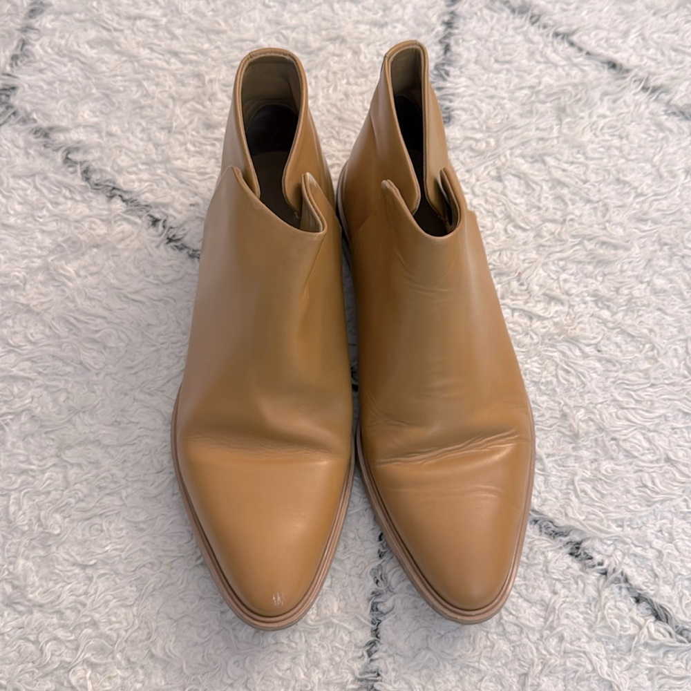 Everlane Chelsea boots - women size 7.5